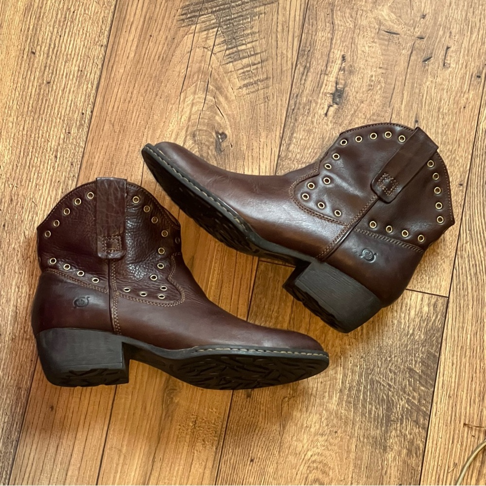 Born Chocolate Brown Leather Grommet Western Ankle Booties size 9 - Picture 12 of 13